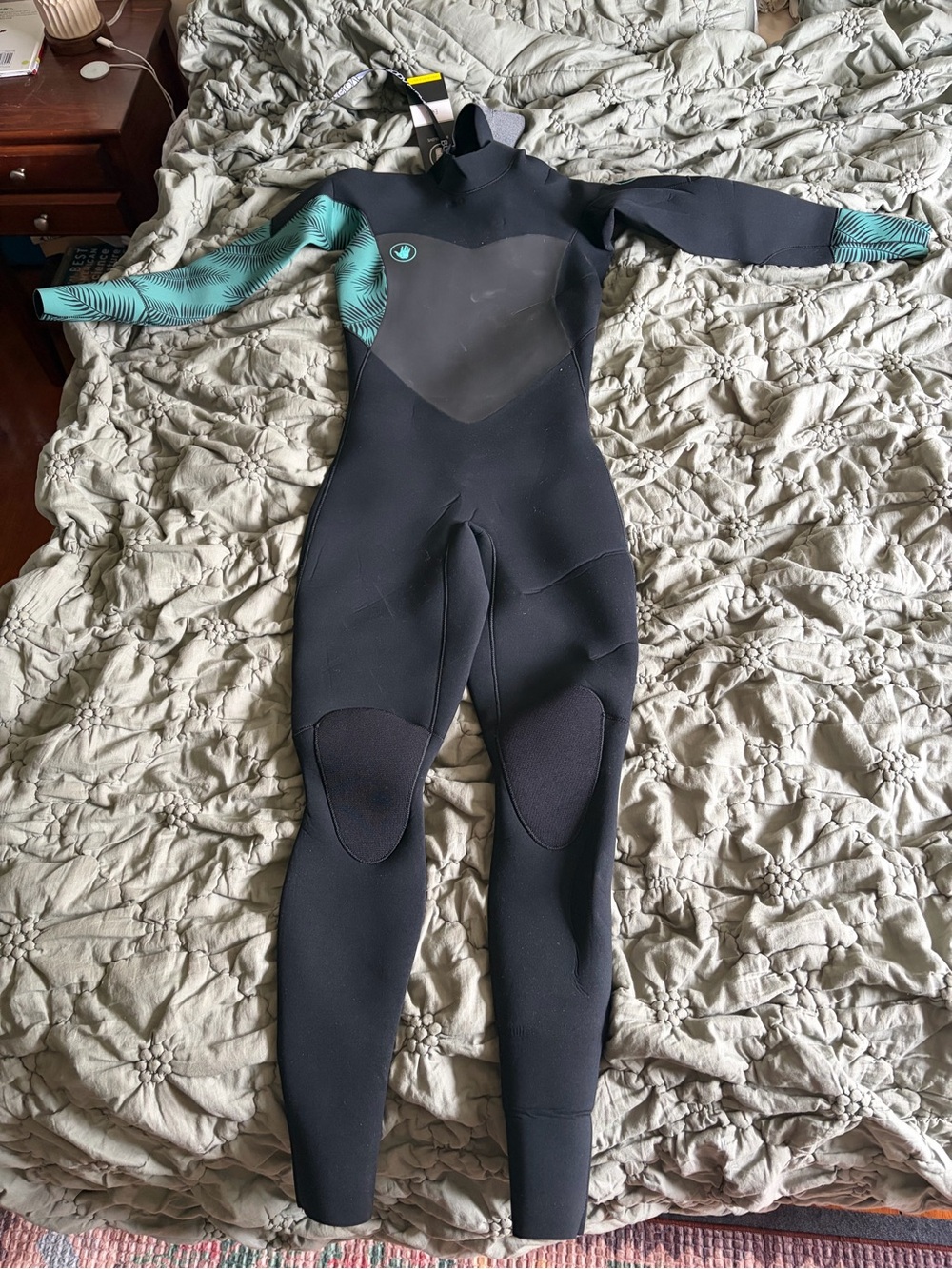 Body Glove Women's Black Full-Length Wetsuit with Teal Sleeve Pattern